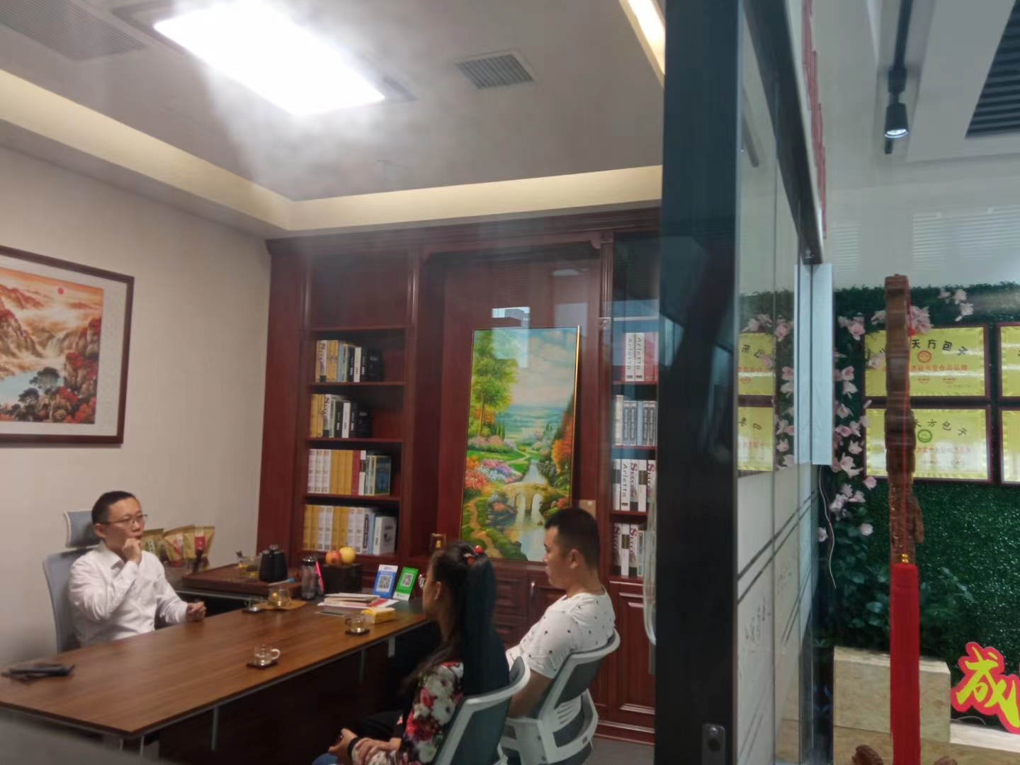 熱烈歡迎平陰王老師董老師一家來濟(jì)南總部考察